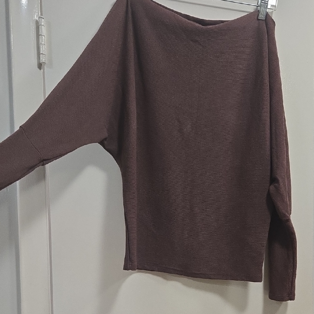 Jolie Off-the-Shoulder Sweater in Rich Brown